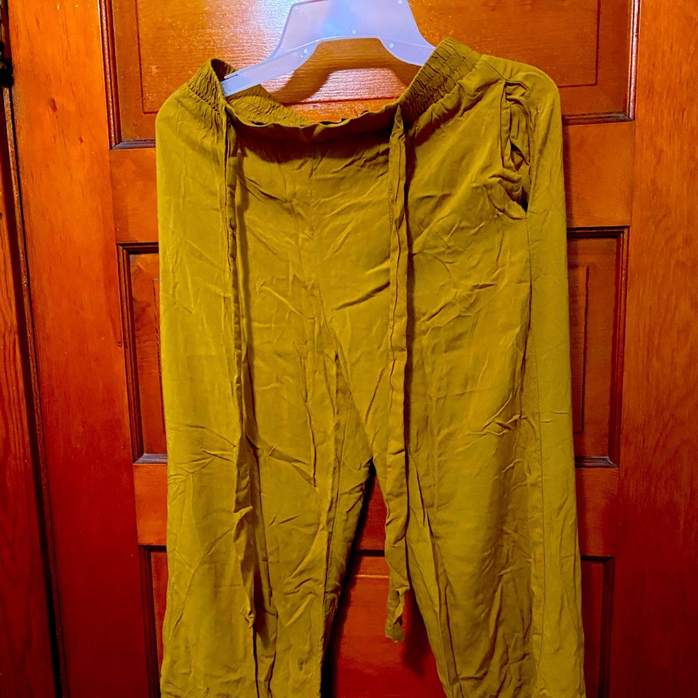 Yellow pants